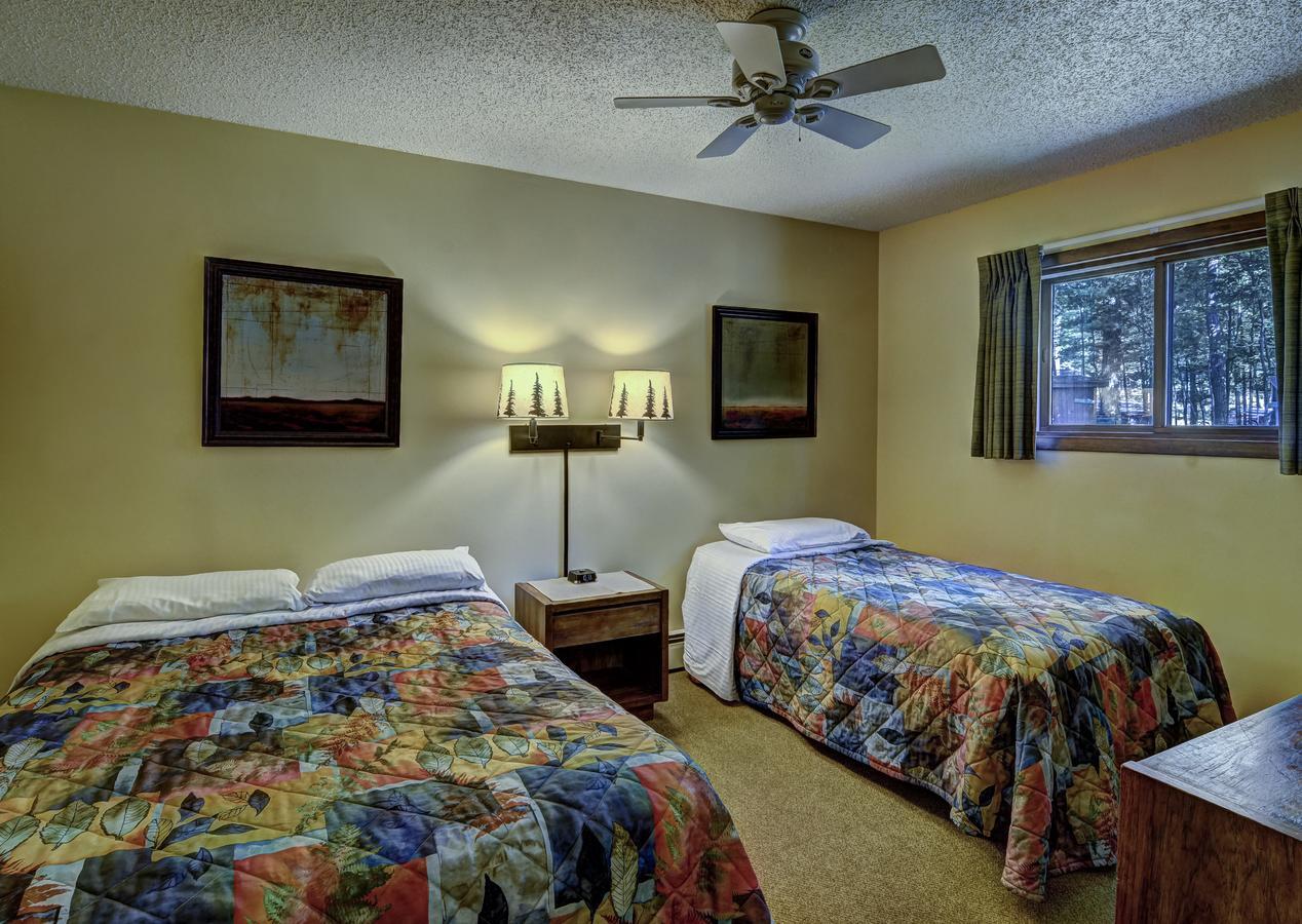 Lake Forest Resort Eagle River Habitación foto